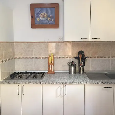 Playa בית הארחה 2*